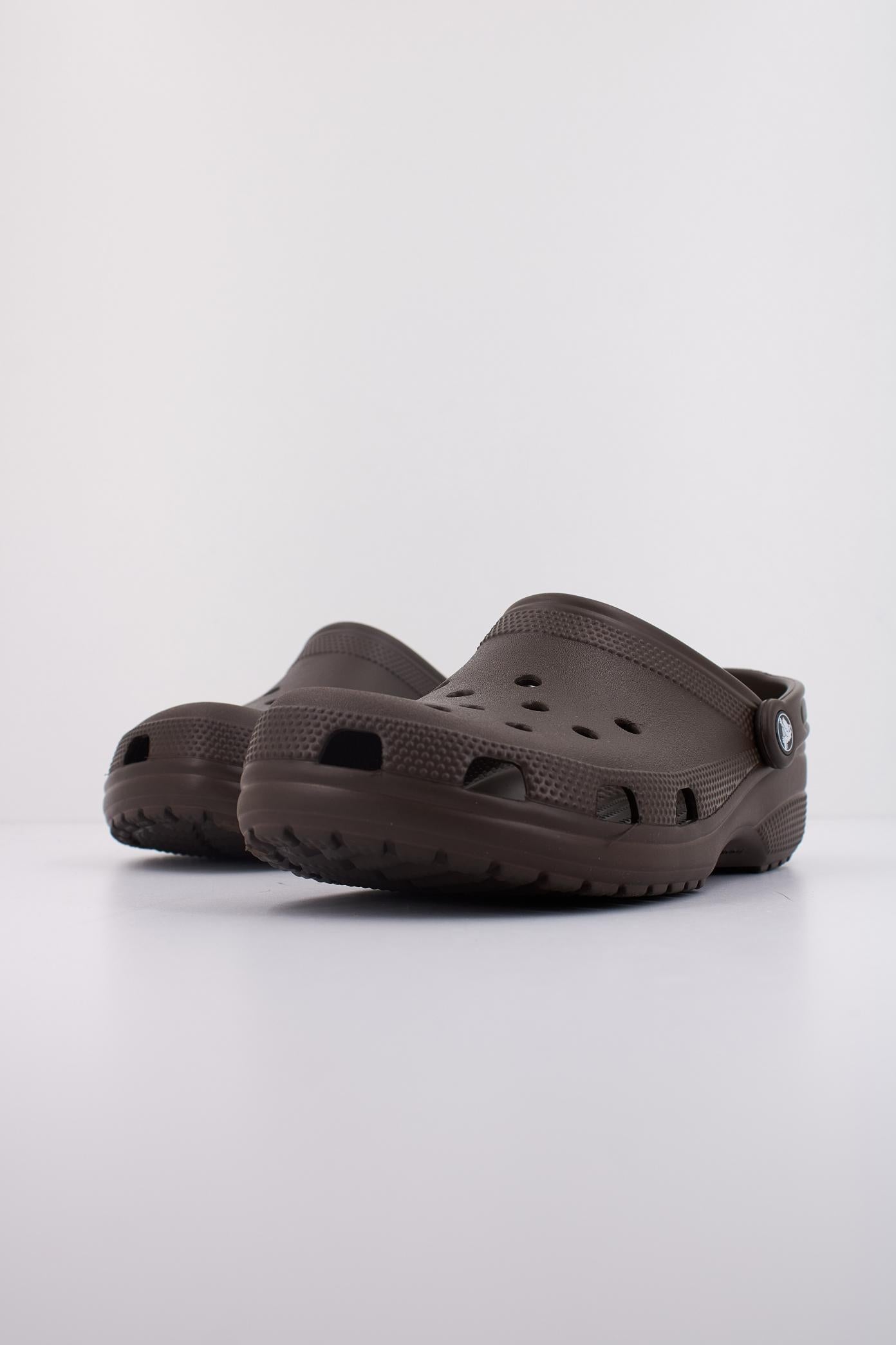 CROCS C CLASSIC U en color MARRON (2)