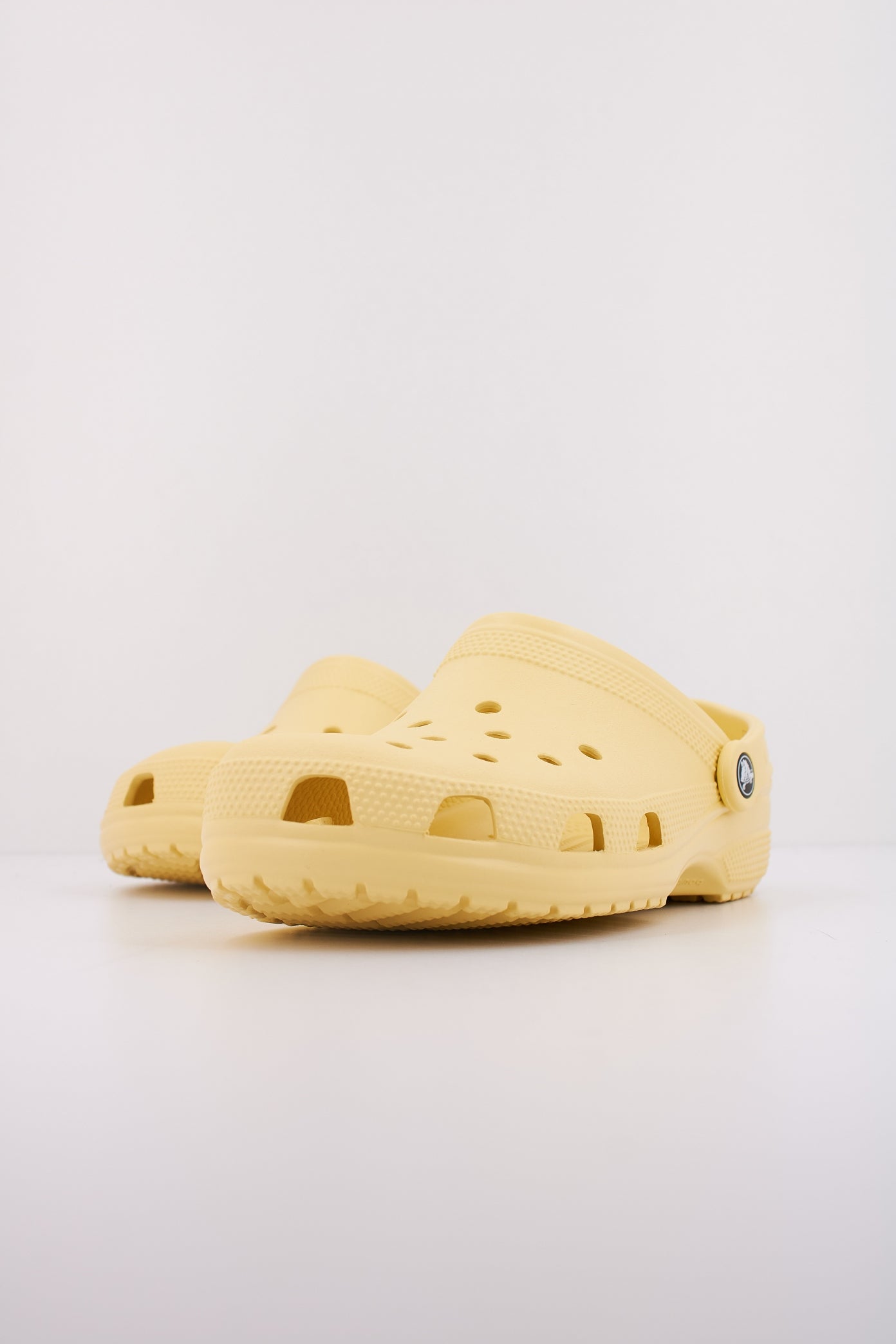 CROCS CLASSIC U en color AMARILLO (2)