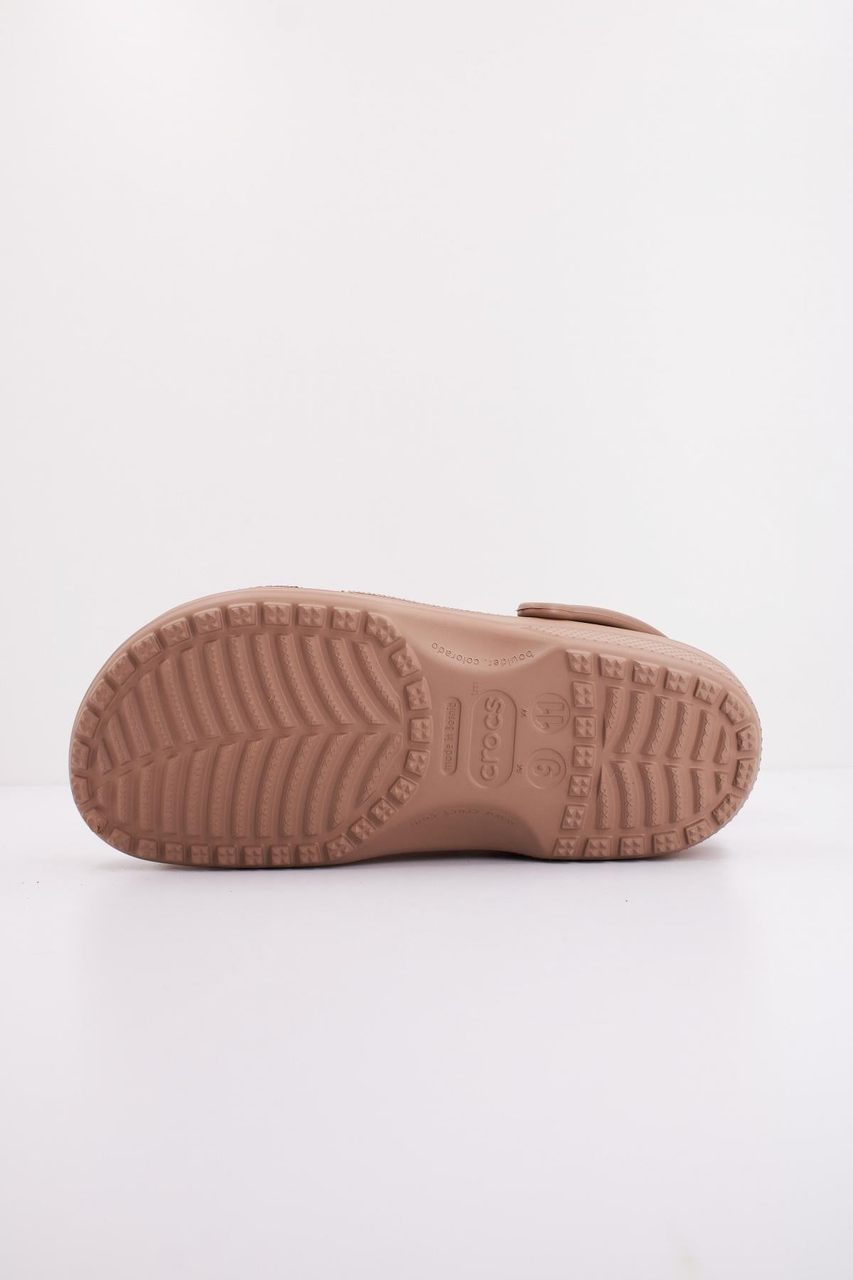 CROCS C CLASSIC U en color MARRON CLARO (5)