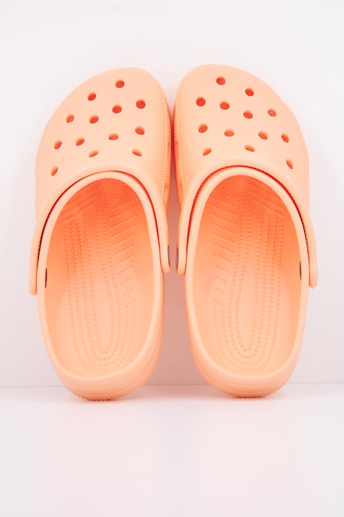 CROCS C CLASSIC U en color NARANJA (3)