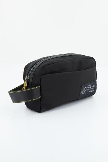 MUNICH M RECYCLED X WEAR TOILETRY en color NEGRO (2)