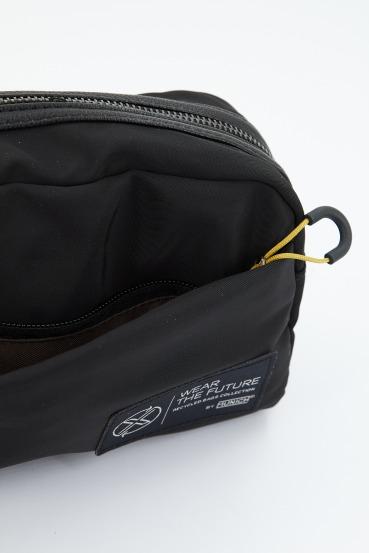 MUNICH M RECYCLED X WEAR TOILETRY en color NEGRO (4)