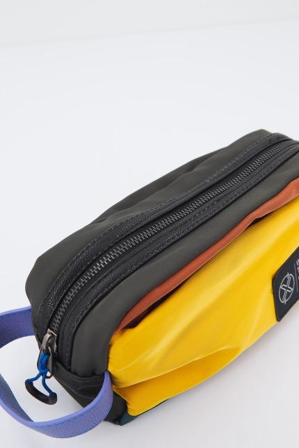 MUNICH M RECYCLED X WEAR TOILETRY en color MULTICOLOR (4)