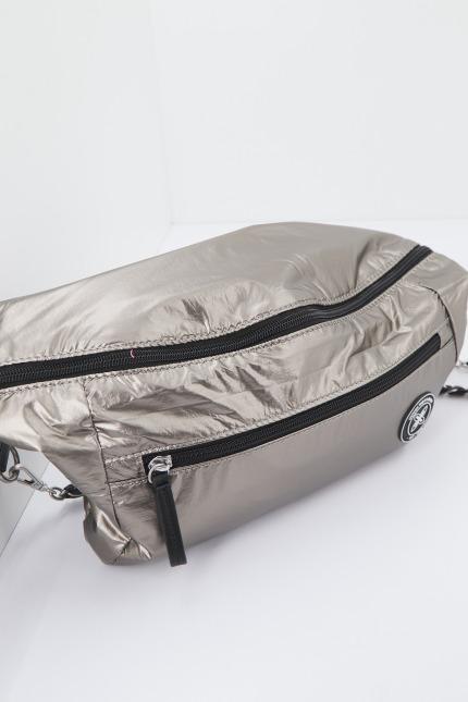 MUNICH M GLOSS FANNYPACK en color PLATA (3)