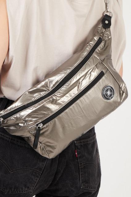 MUNICH M GLOSS FANNYPACK en color PLATA (5)