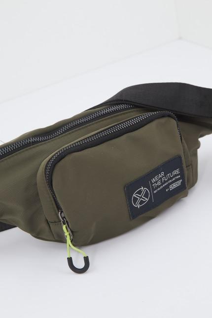 MUNICH RECYCLED X WEAR FANNYPACK en color VERDE (3)