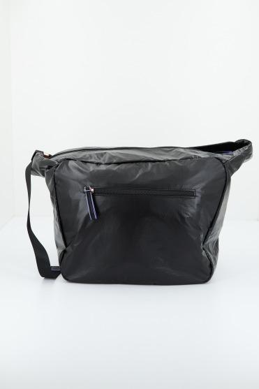 MUNICH M GLOSS HOBO en color NEGRO (3)