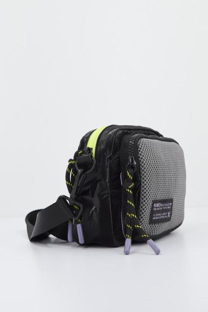 MUNICH DEEP CROSSBODY en color NEGRO (2)