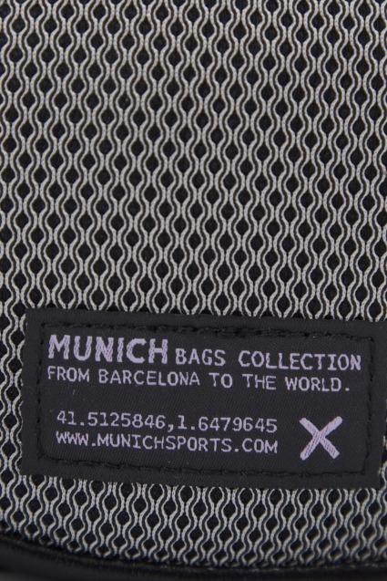 MUNICH DEEP CROSSBODY en color NEGRO (4)