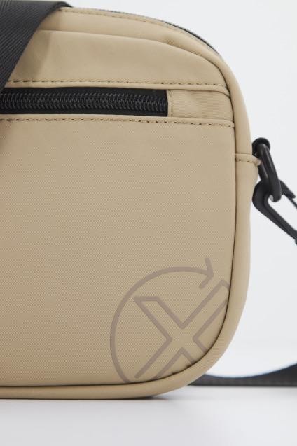 MUNICH M RECYCLED X CROSSBODY en color MARRON CLARO (4)