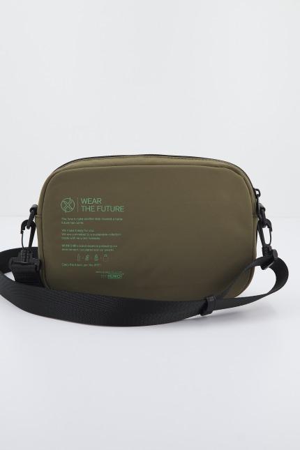 MUNICH RECYCLED X CROSSBODY en color VERDE (3)