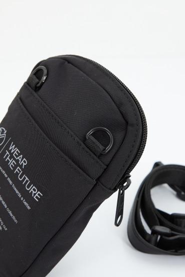 MUNICH M RECYCLED X CROSSBODY SMALL en color NEGRO (4)