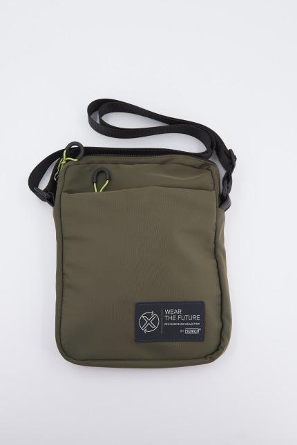 MUNICH RECYCLED X WEAR CROSSBODY en color VERDE (1)