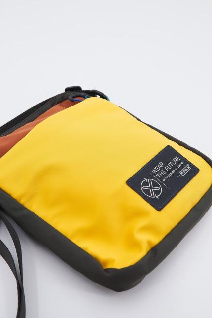 MUNICH RECYCLED X WEAR CROSSBODY en color AMARILLO (3)