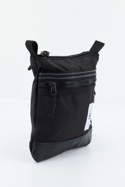 MUNICH FORA CROSSBODY en color NEGRO (3)