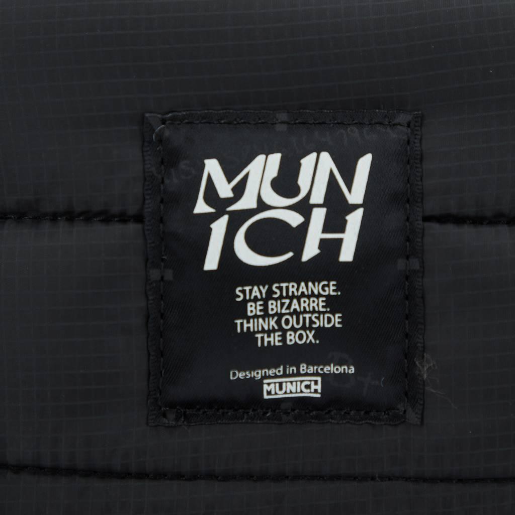 MUNICH WIND TOILETRY en color NEGRO (4)