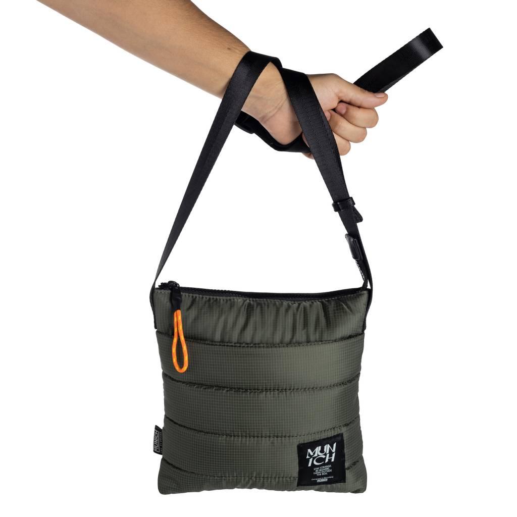 MUNICH WIND CROSBODY en color VERDE (8)