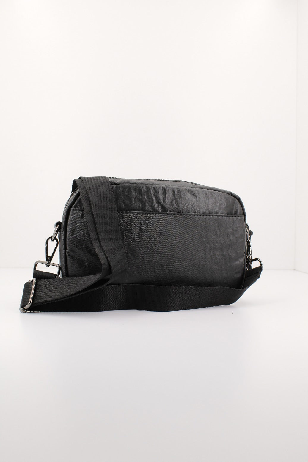 MUNICH SENSE CROSSBODY en color NEGRO (3)