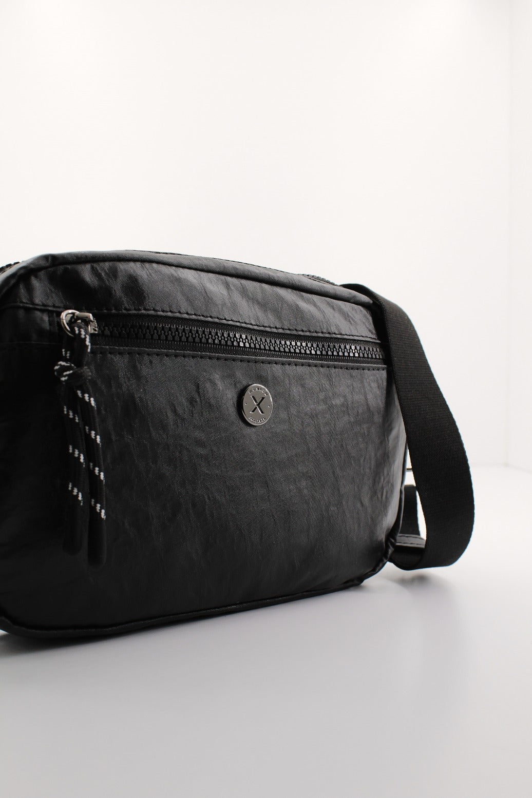 MUNICH SENSE CROSSBODY en color NEGRO (4)