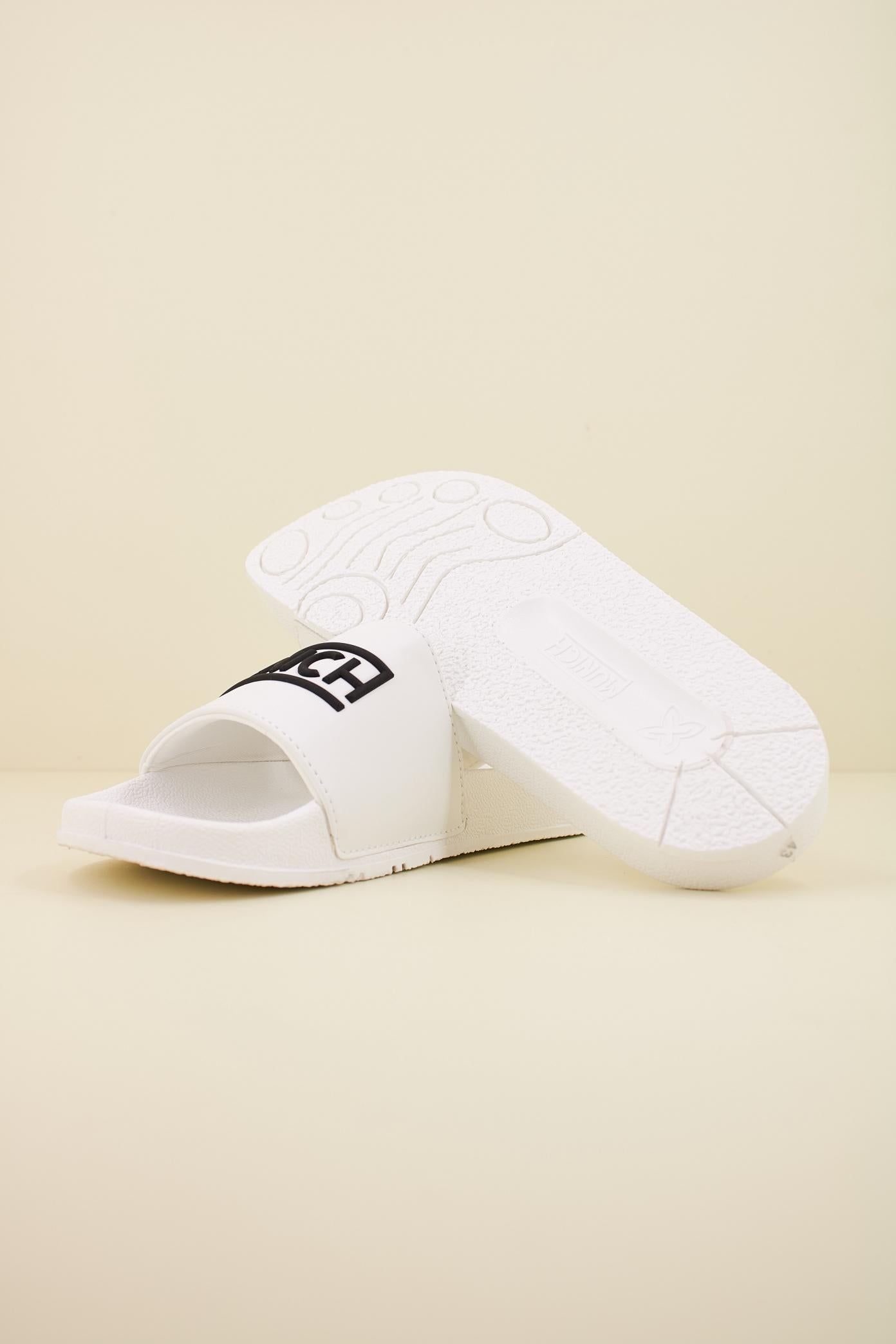 MUNICH FLAT SLIDER D LOGO WH en color BLANCO (4)