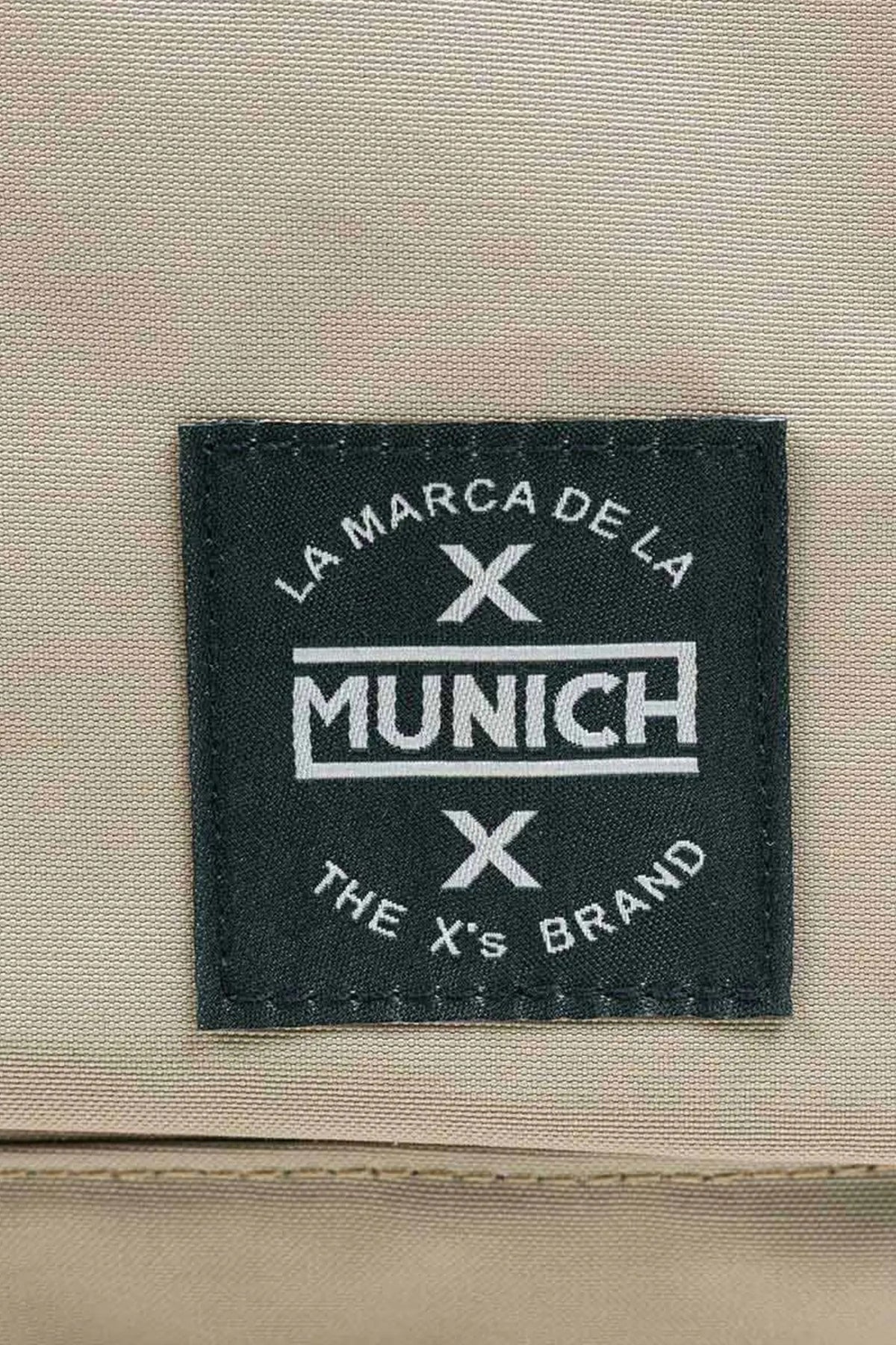MUNICH BACKPACK COUR MEDIUM en color MARRON CLARO (4)