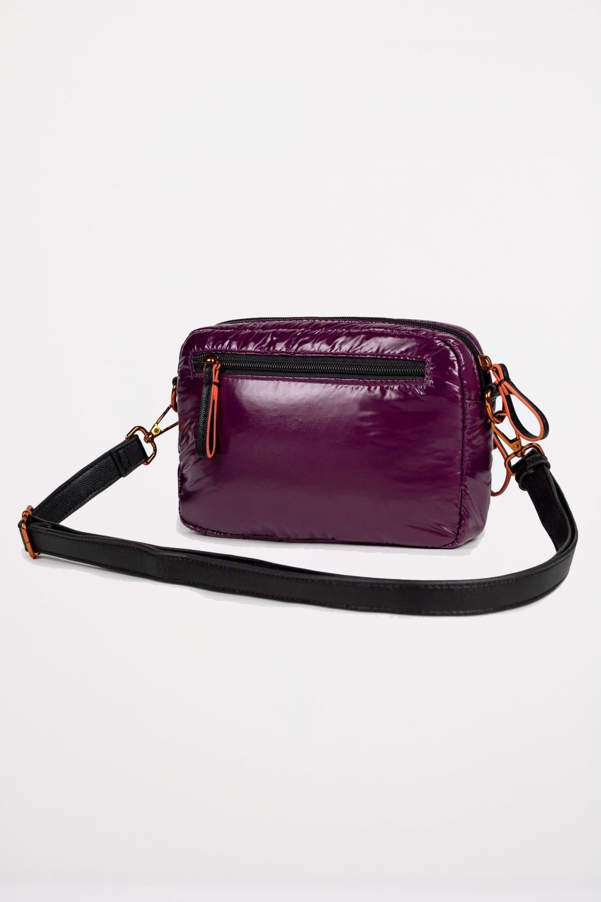 MUNICH GLOSS RECYCLED CROSSBODY en color VIOLETA (2)