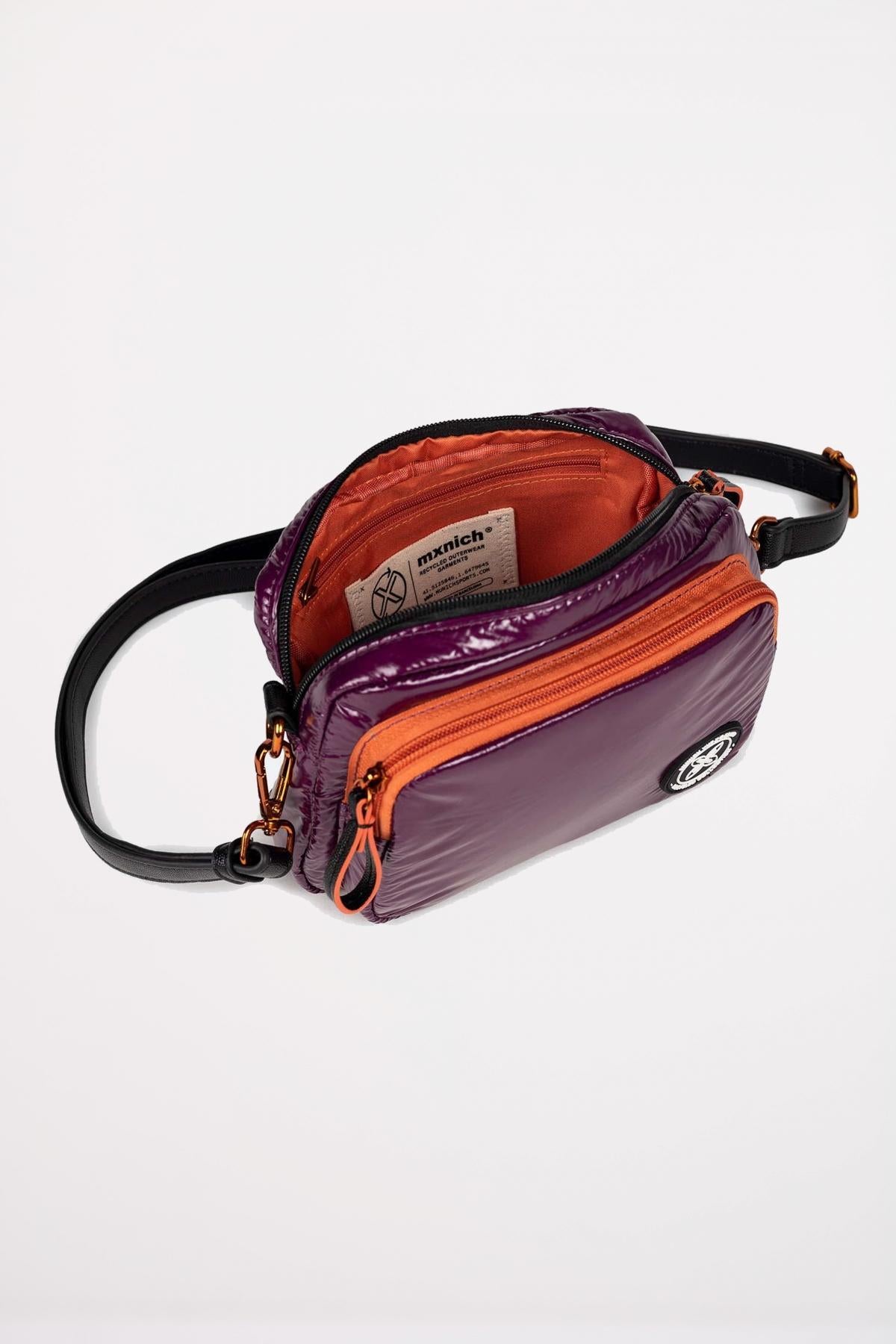 MUNICH GLOSS RECYCLED CROSSBODY en color VIOLETA (3)