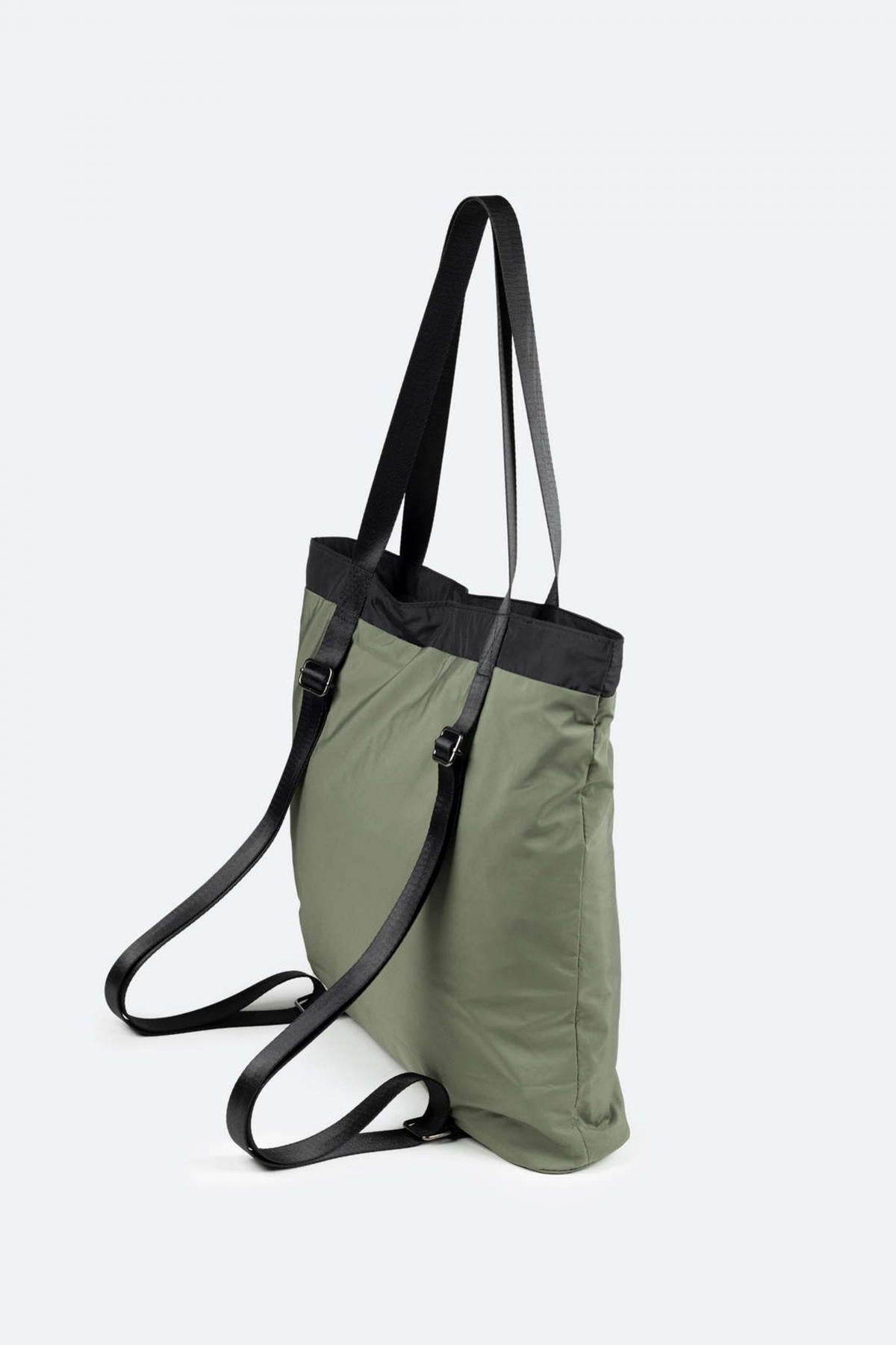 MUNICH SHALLOW TOTE BACKPACK en color VERDE (2)