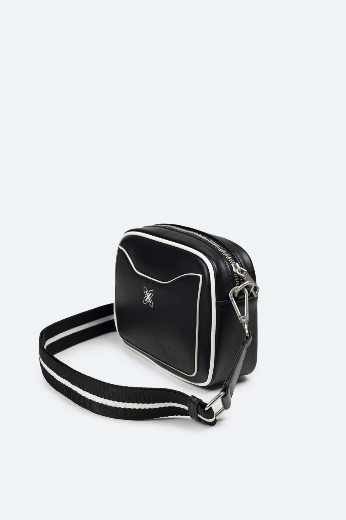 MUNICH COURT CROSSBODY CAMERA en color NEGRO (2)