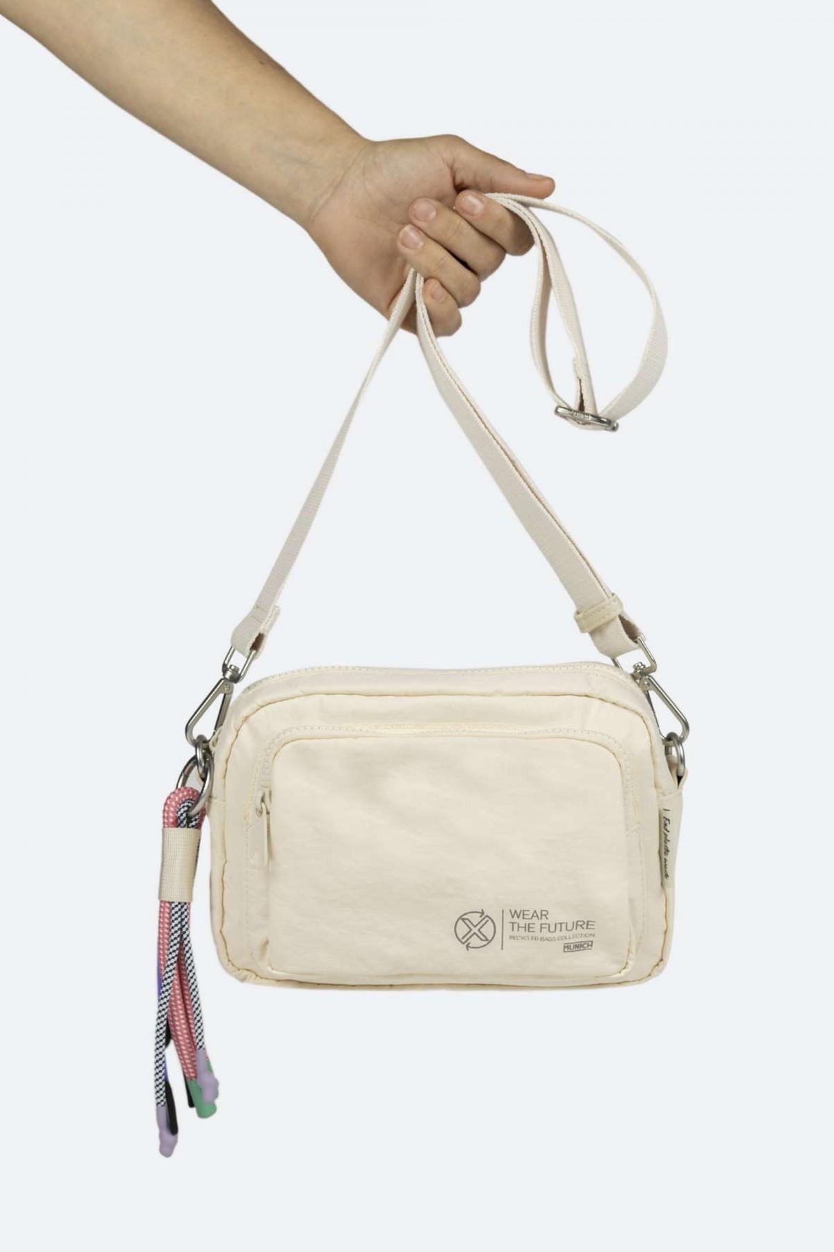 MUNICH DEEP RECYCLED CROSSBODY CA en color BEIS (4)
