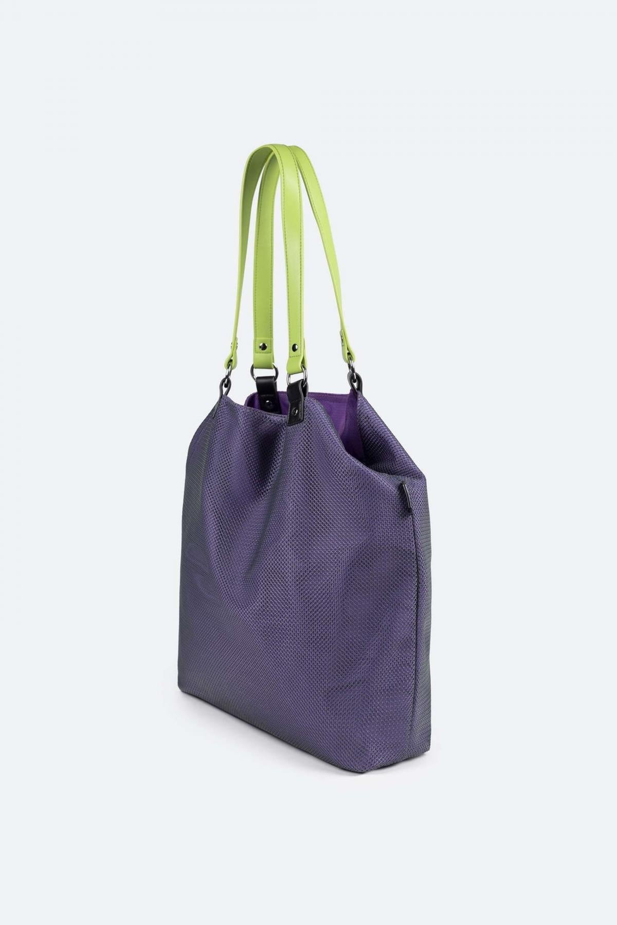 MUNICH GOGO SPIN REVERSIBLE TOTE en color VIOLETA (2)