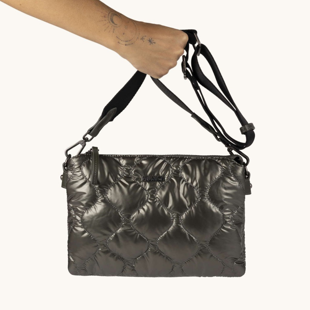 MUNICH COVER FW CROSSBODY en color VERDE (4)
