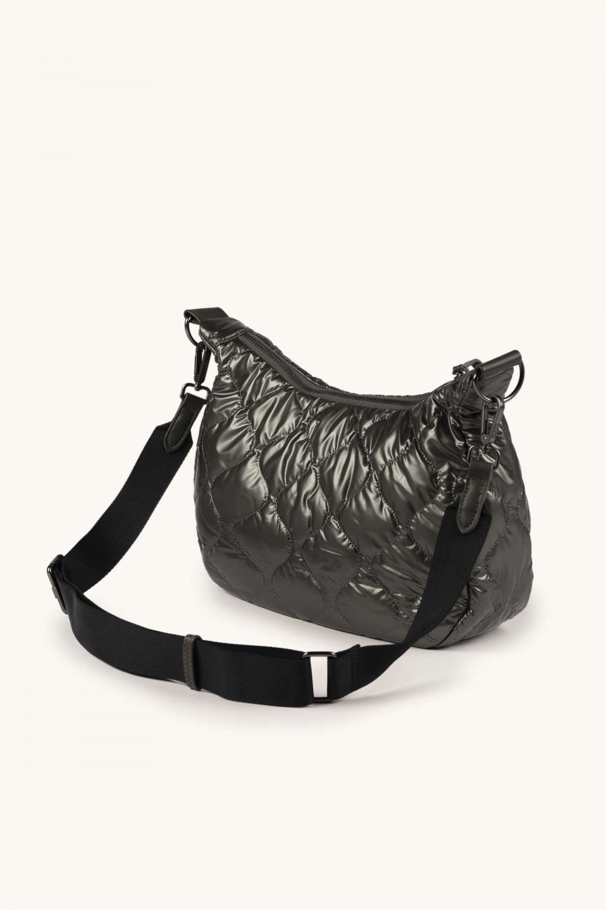 MUNICH CROSSBODY HOBO en color VERDE (2)