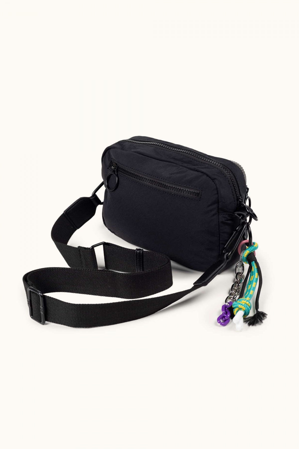 MUNICH DEEP RECYCLED FW CROSSBO en color NEGRO (2)