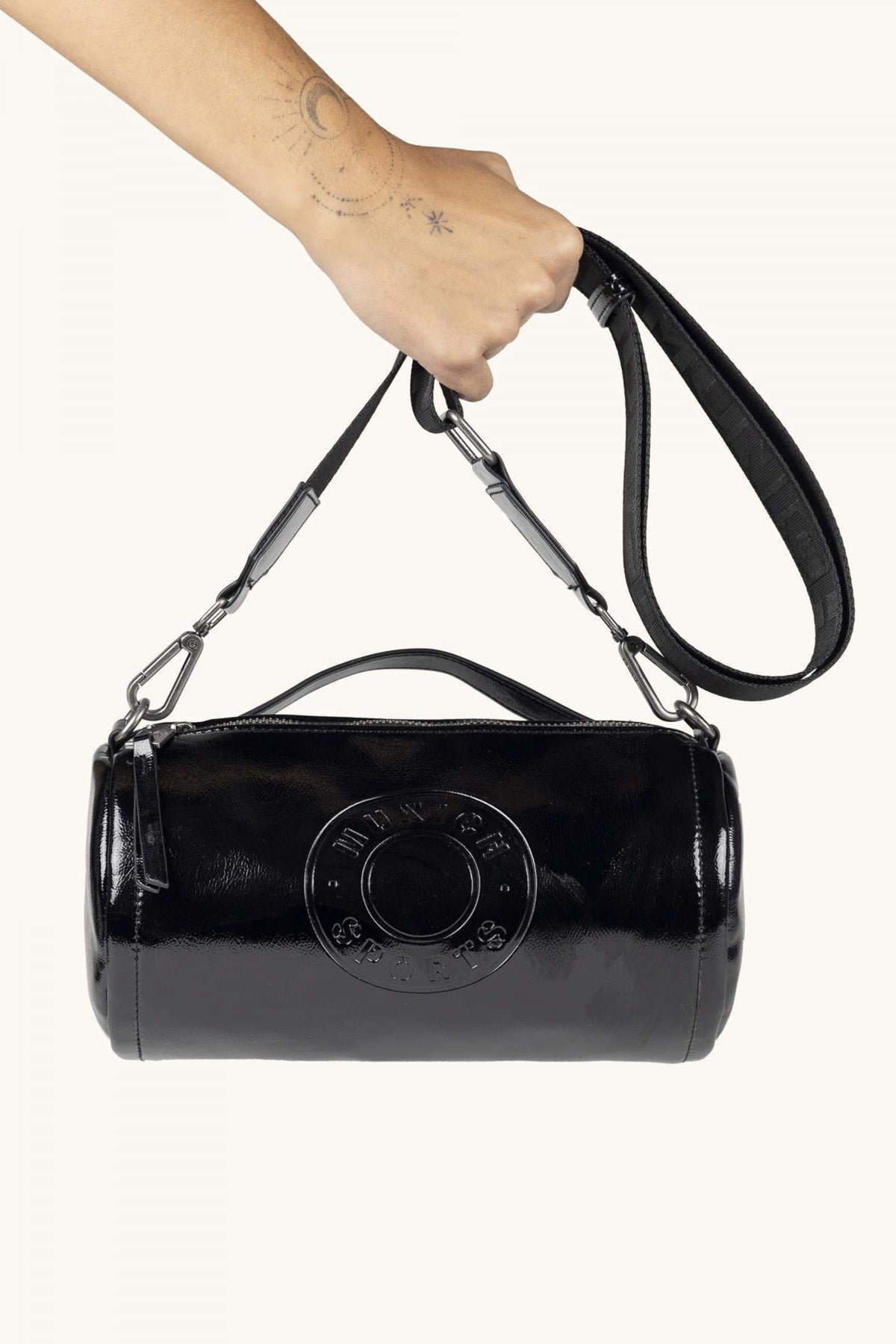MUNICH MH FW CROSSBODY BARREL en color NEGRO (4)