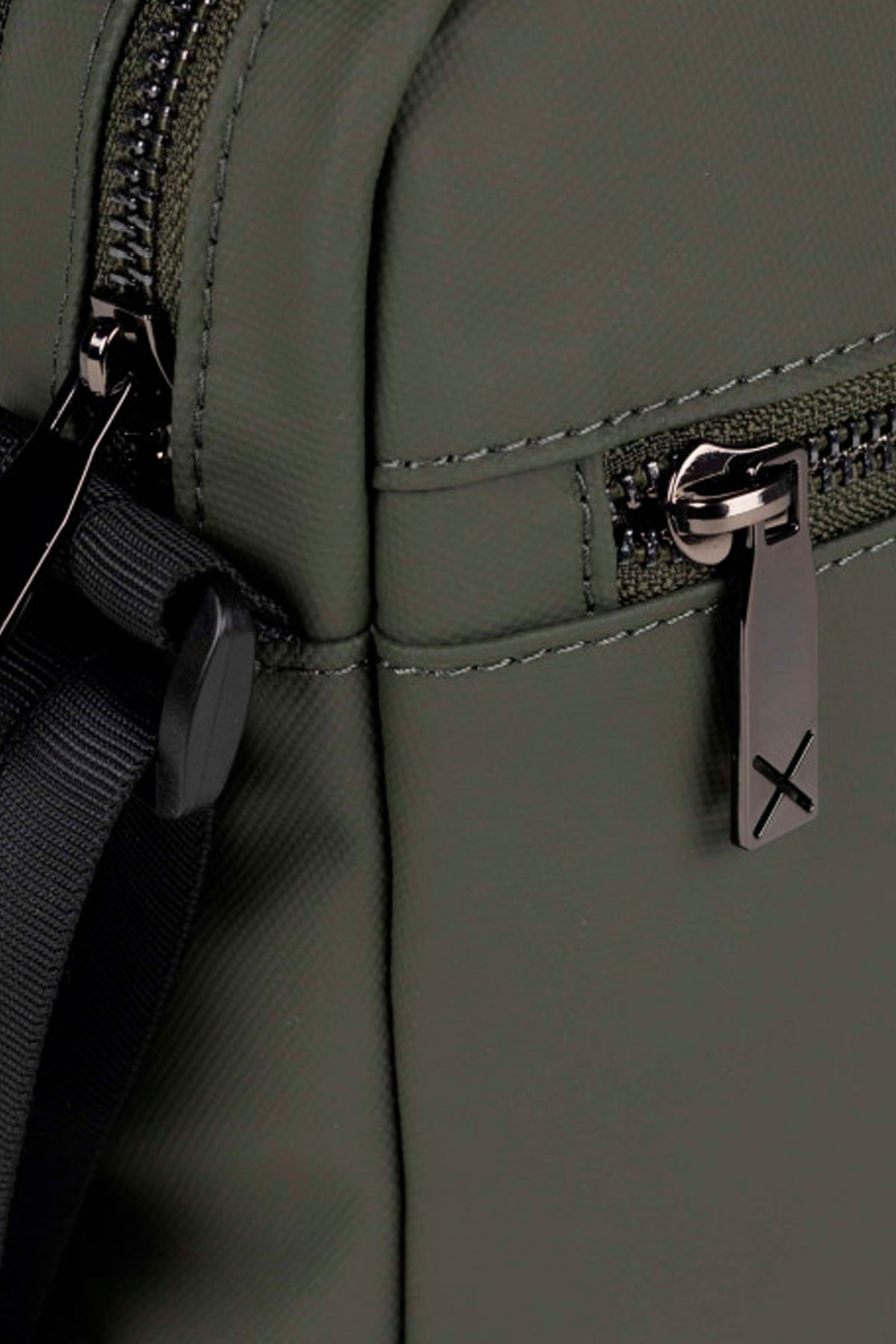 MUNICH CROSSBODY en color VERDE  (4)