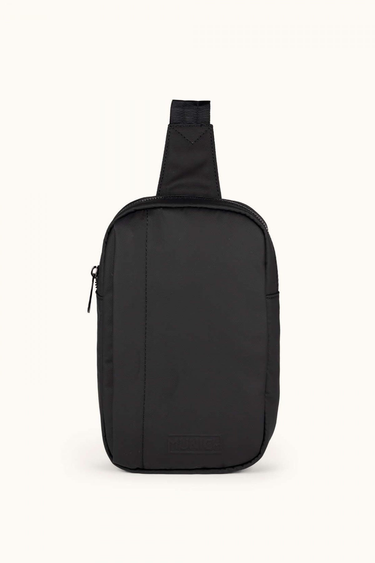 MUNICH PEAK RECYCLED FW CROSSBODY BACKPACK en color NEGRO (1)