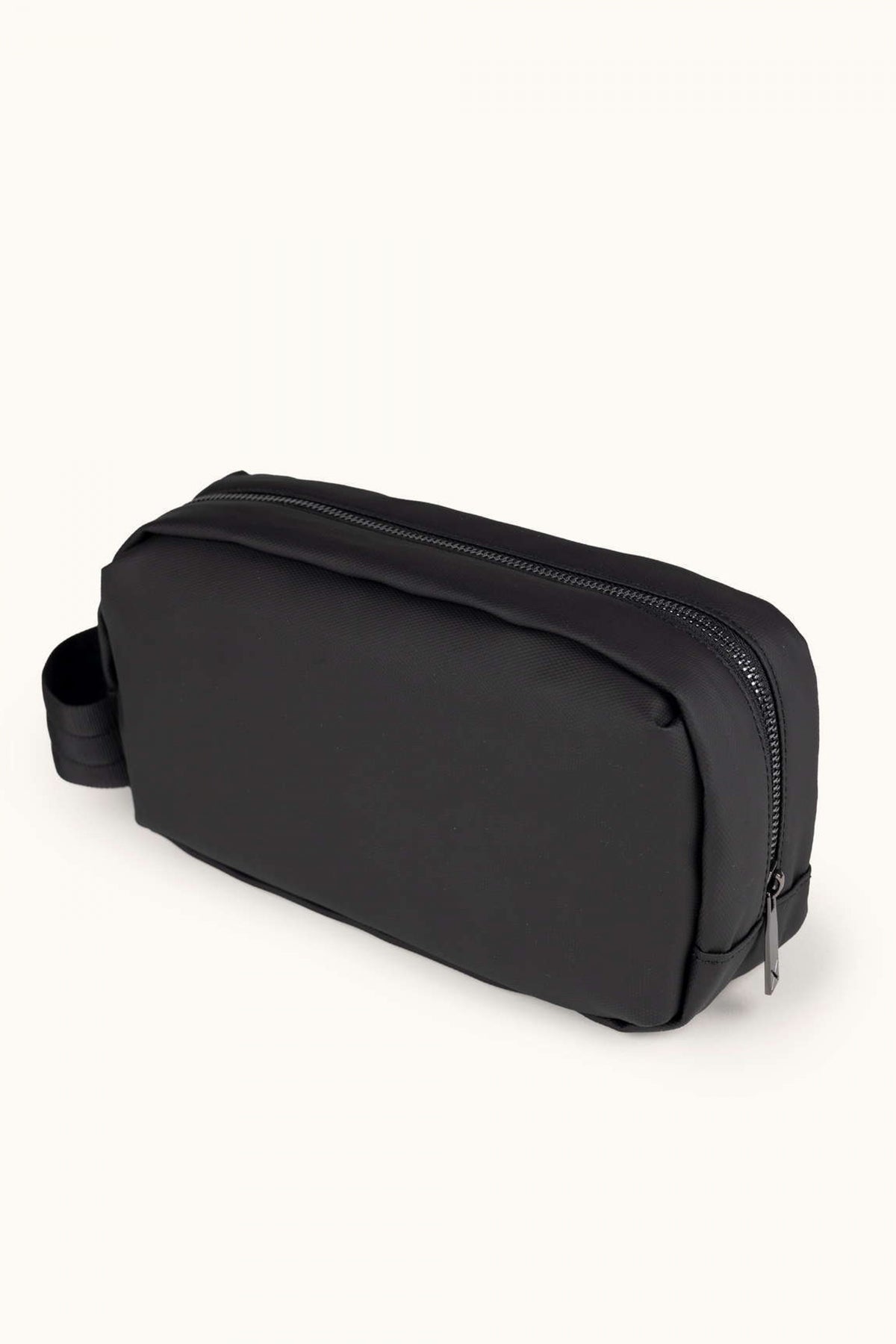 MUNICH PEAK RECYCLED FW TOILETRY en color NEGRO (2)