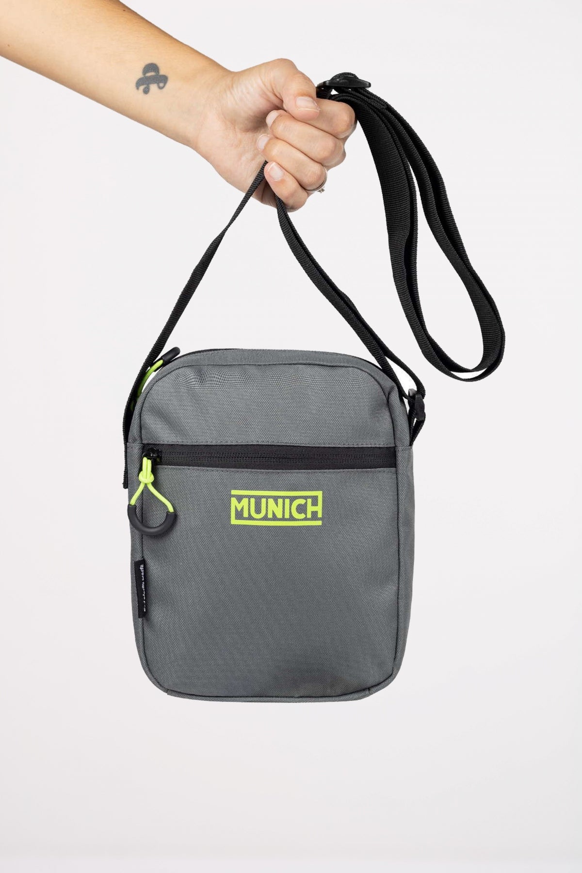MUNICH GYM SPORTS RECYCLED CROSSBODY en color GRIS  (4)