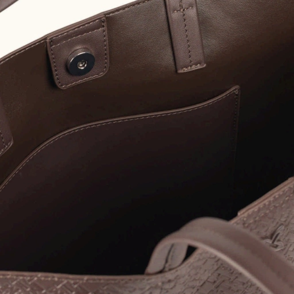 MUNICH M ESSENTIALS SHOPPER en color MARRON (5)