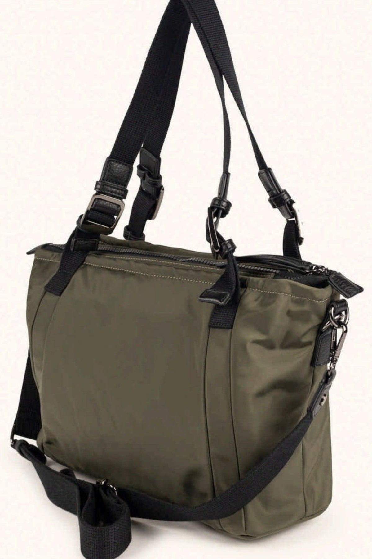 MUNICH M IRIS CROSBODY TOTE en color (2)