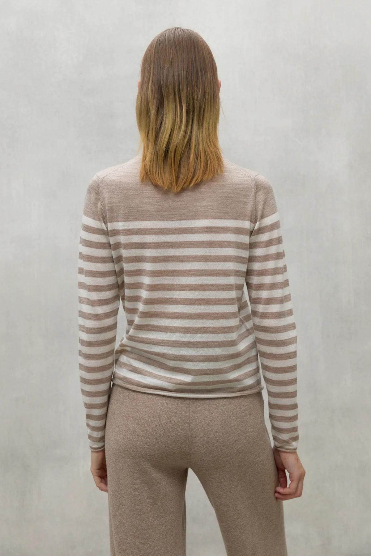 ECOALF TURTLENECK JUMPER FAYA en color BEIS (3)