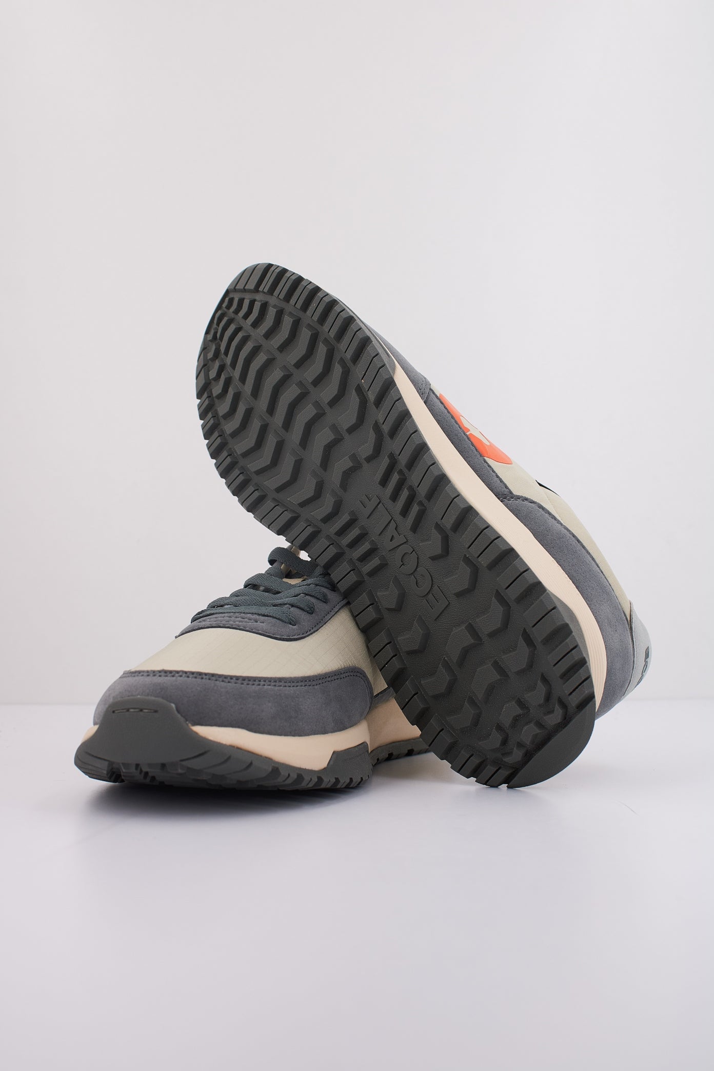 ECOALF VENTURAALF en color BEIS (5)