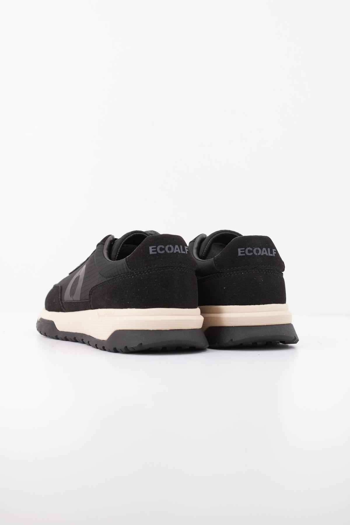 ECOALF VENTURA MCWSHSNVENTU en color NEGRO (4)