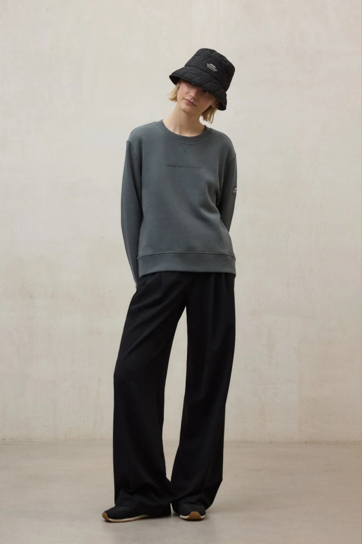 ECOALF FLOCK BUCKET HAT en color NEGRO (4)