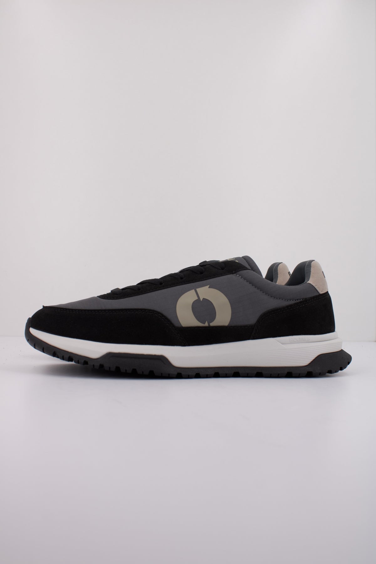 ECOALF MCMSHSNVENTO en color GRIS (1)
