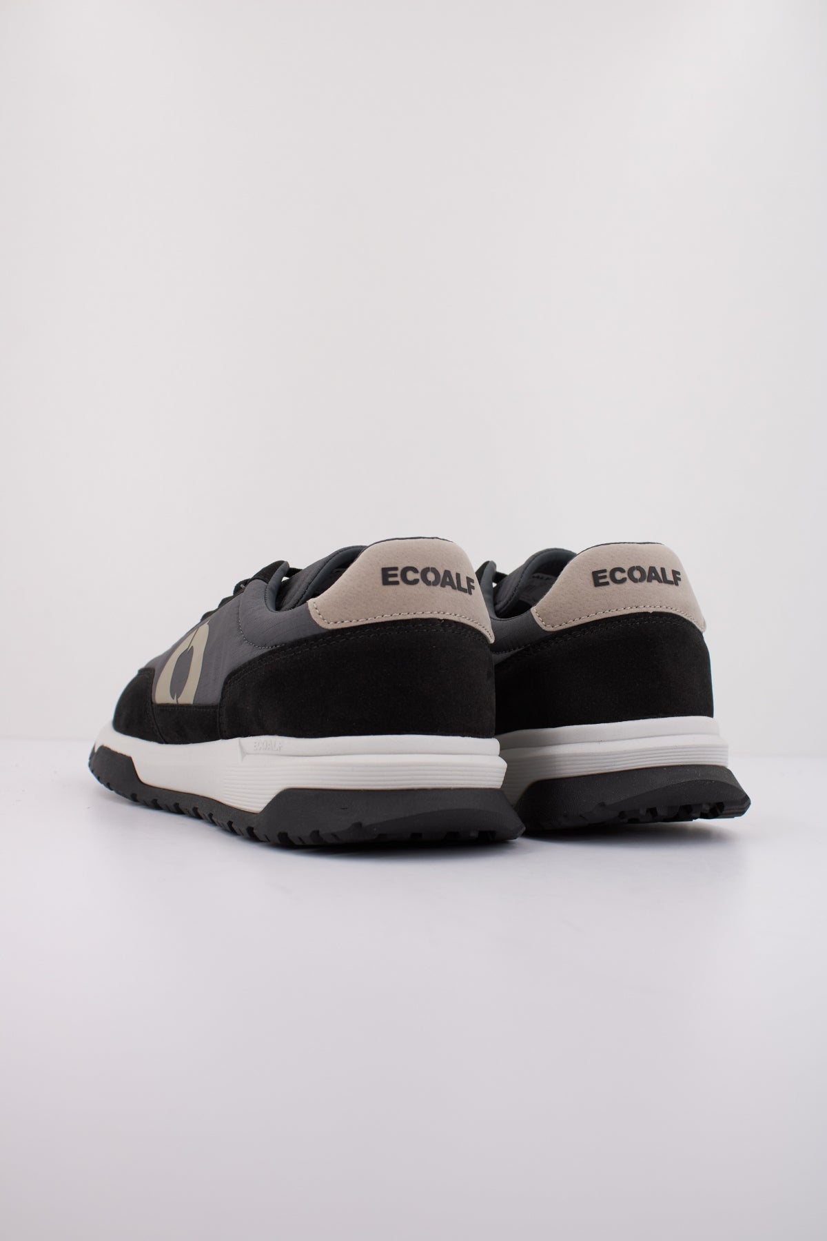 ECOALF MCMSHSNVENTO en color GRIS (4)