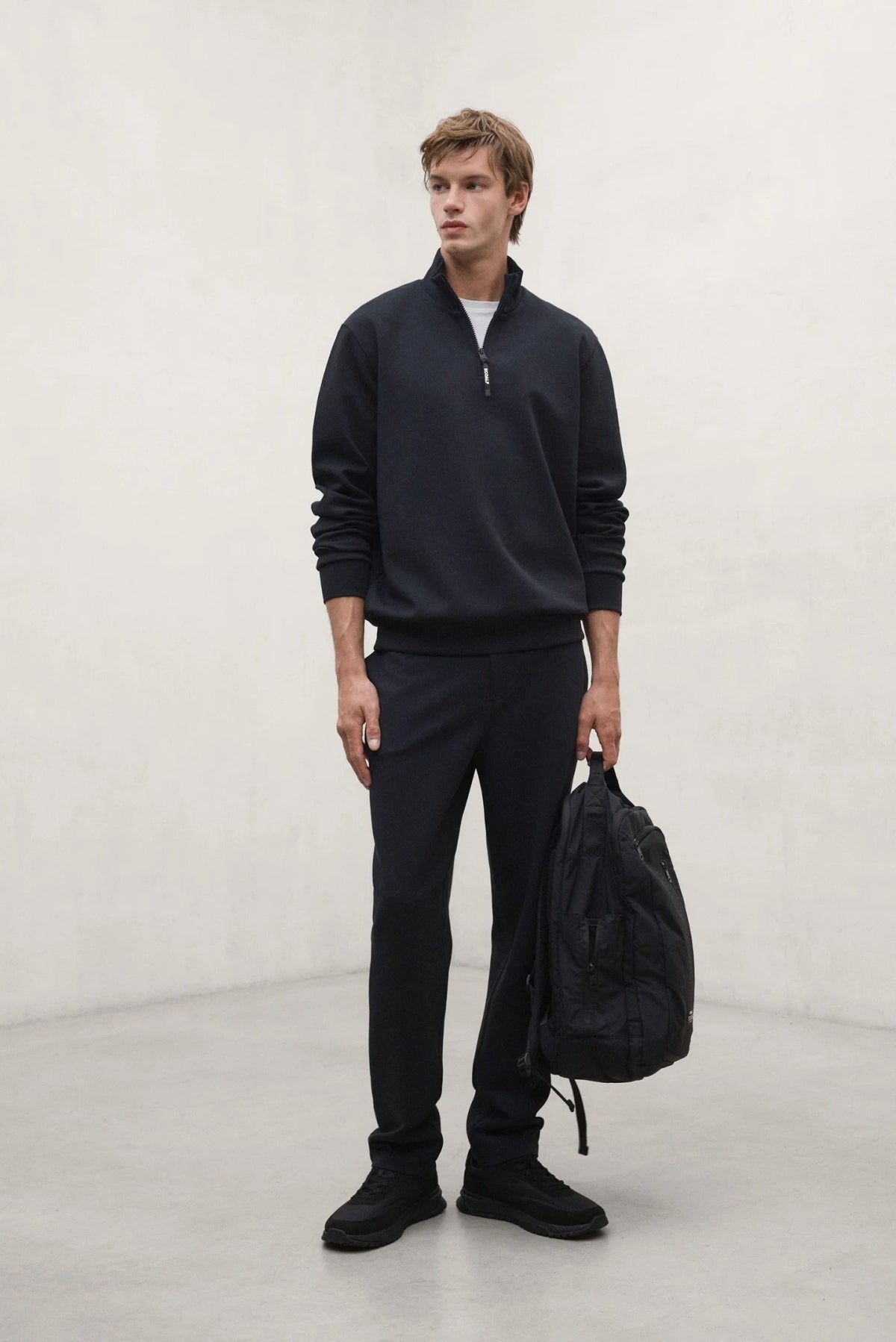 ECOALF OSLO BACKBACK en color NEGRO (1)