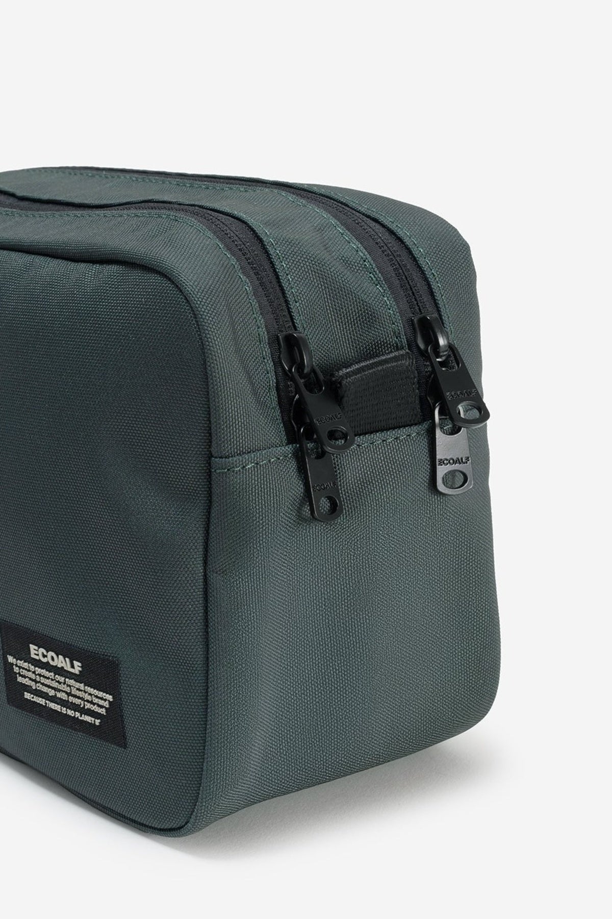 ECOALF SPORT VANITY CASE en color (4)