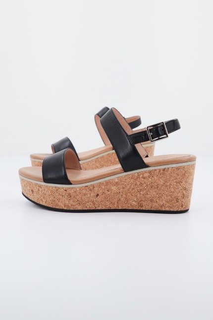 STONEFLY DIVA NAPPA en color NEGRO (2)